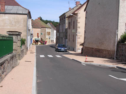 Rue principale (vue sur La Poste)